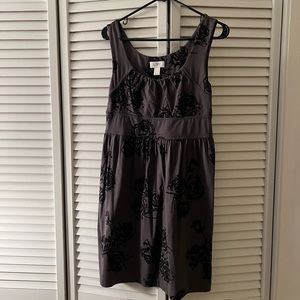 Ann Taylor Loft Grey Shift Dress with Roses Size Small